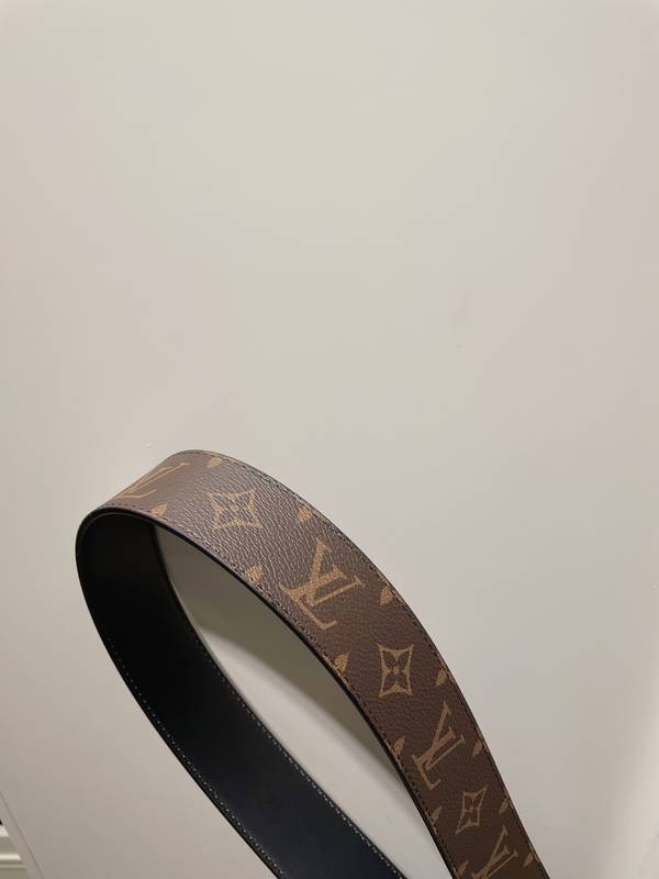 Louis Vuitton 40MM Belt LVB00373